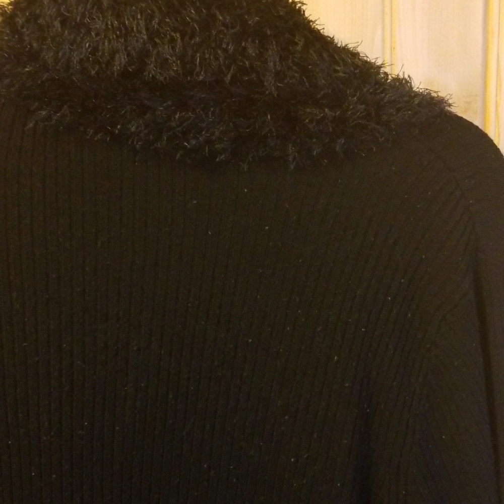 Sweater - Picture 3 of 3